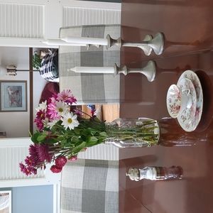 Set of 1 teacup and saucer with 1 plate